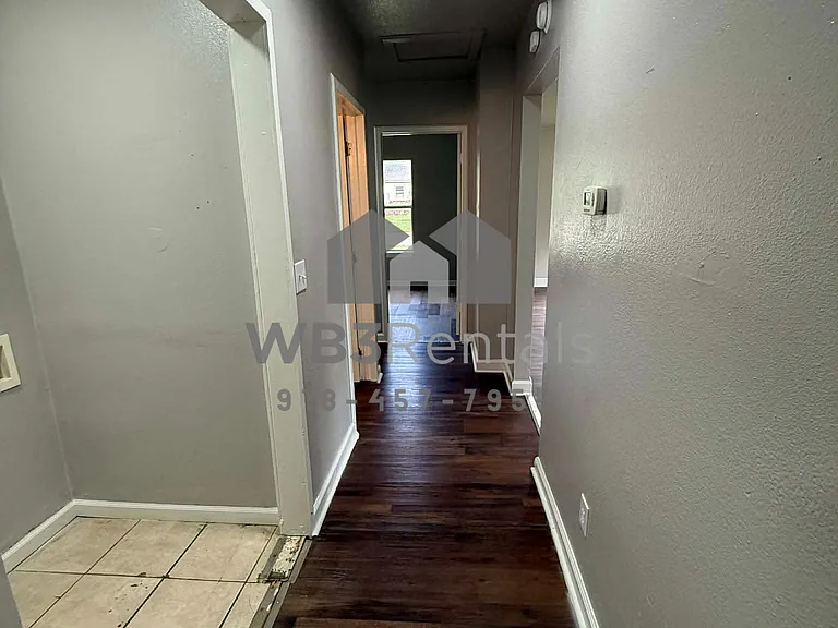 917 N Vinita Ave — Photo 13
