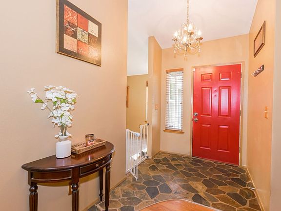 2nd image of 317 Cristo Ct