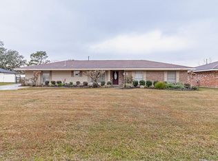 2824 Seattle St, Nederland, TX 77627
