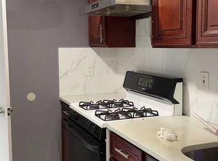 15001 Reeves Ave, Flushing, NY 11367