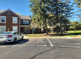 1527 Porter Cir, Rochester, MI 48307