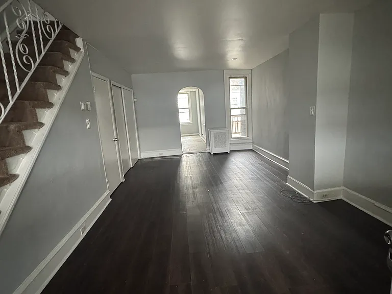 841 Bridge St — Photo 5