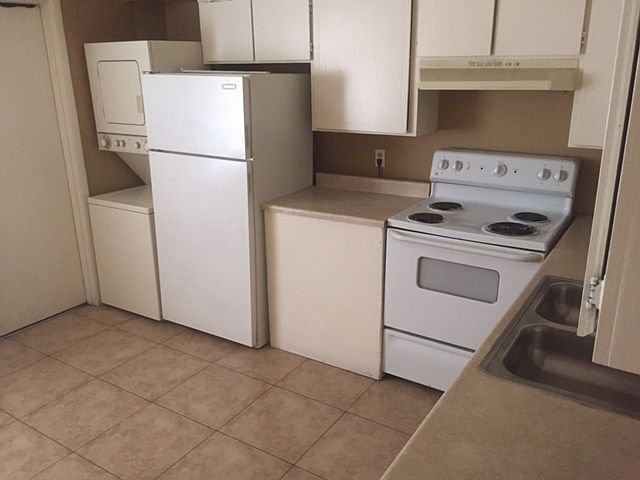 1st image of 1622 E Crown APT D