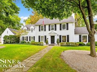 153 Touraine Rd, Grosse Pointe Farms, MI 48236