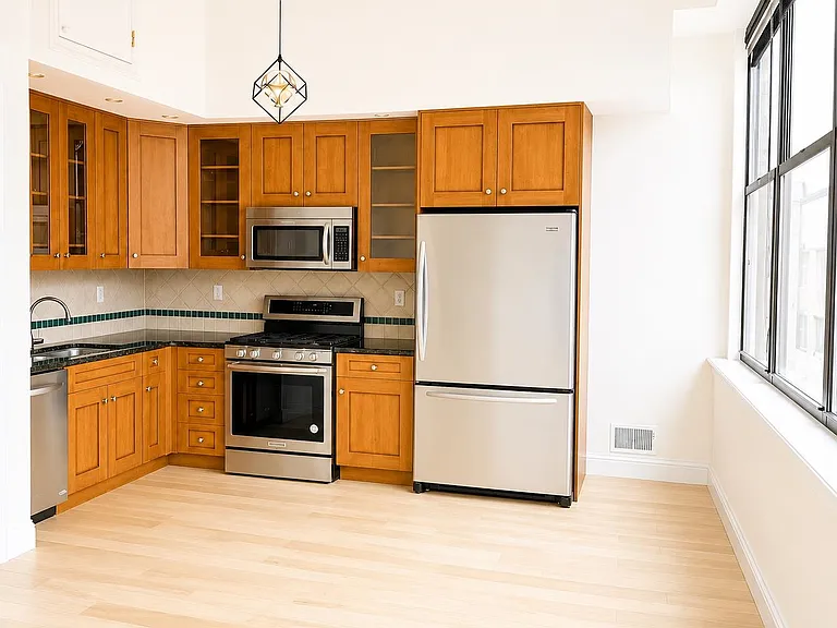 300 Communipaw Ave #302 — Photo 8