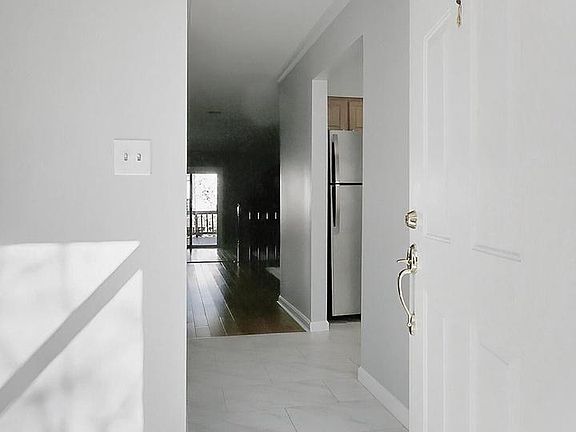 5th image of 6080 Heatherwood Dr