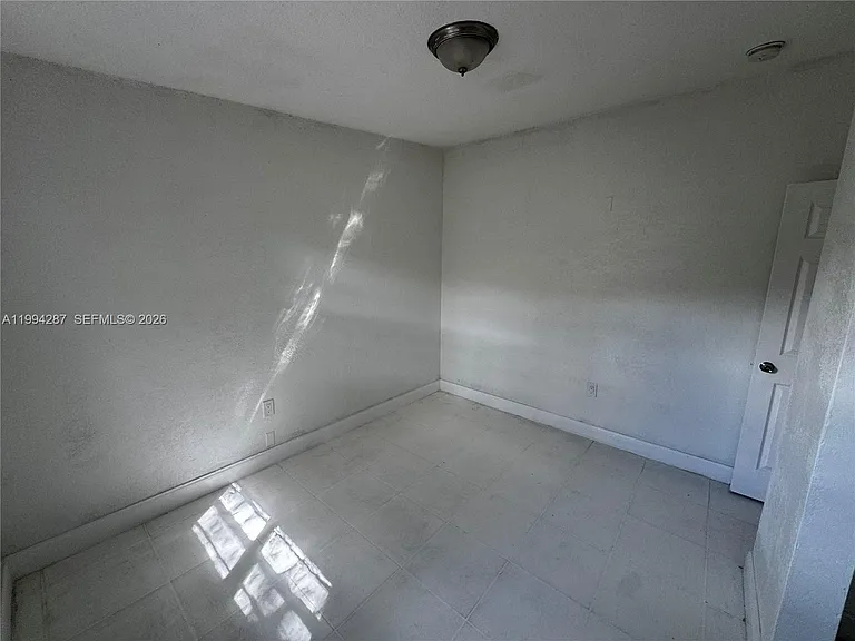 1950 Washington Ave #2 — Photo 8