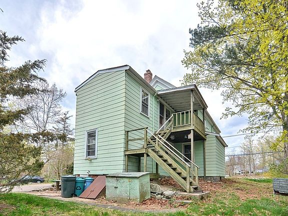 4th image of 484 Canton St