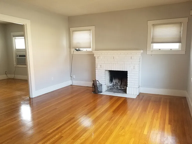 3334 J St #4 — Photo 3