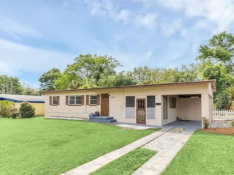 3702 E Esther St — Photo 2