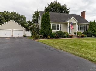 7 Helena Ln, Windsor Locks, CT 06096