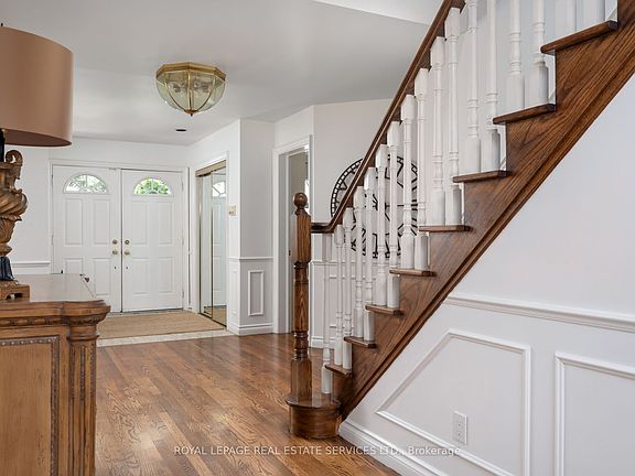 3rd image of 33 Lynnhaven Rd