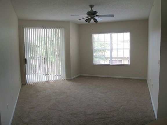 5th image of 3015 Aqua Vista Ln APT 205