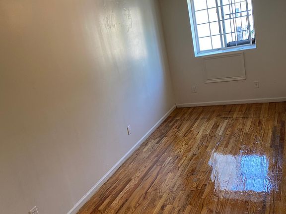 2nd image of 670 Freeman St #2