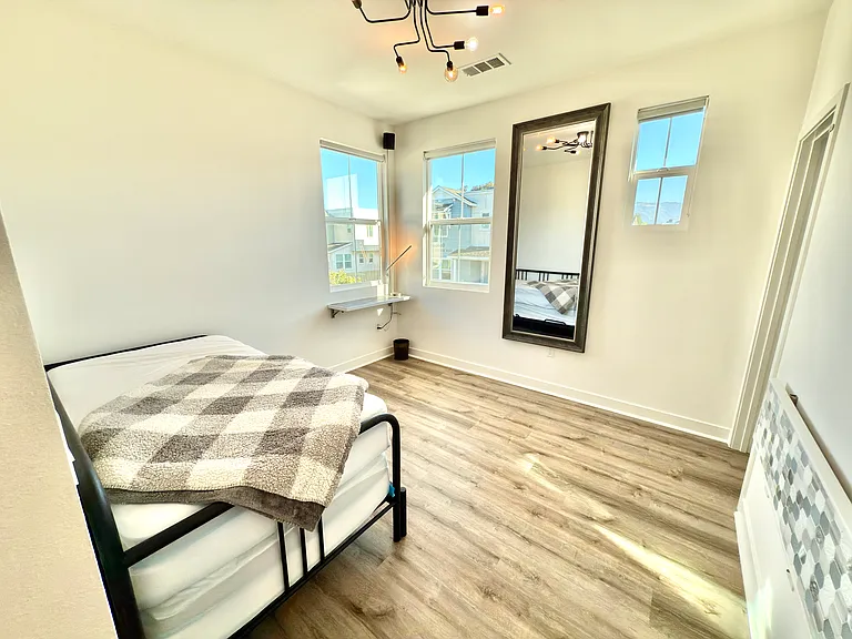 5673 Surfrider Way #105 — Photo 20