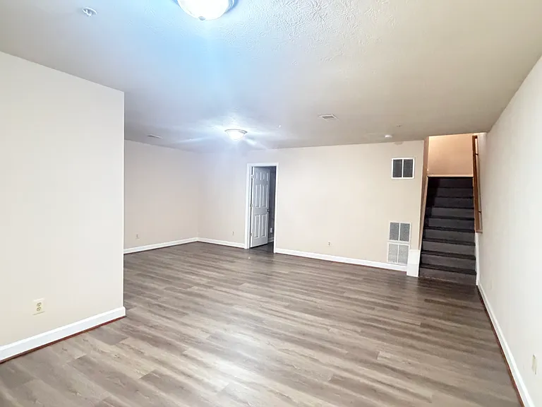225 Deer Meadow Ln — Photo 22