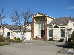 1153 River Ridge Dr, Redding, CA 96003