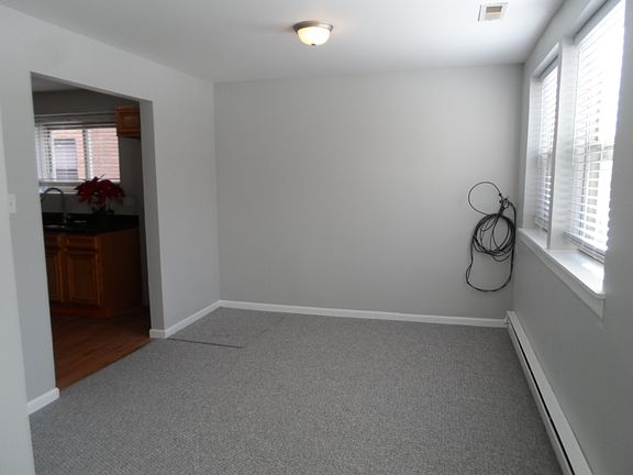 4th image of 5839 N Cicero Ave #G