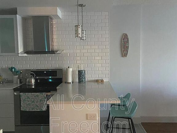 2nd image of 2900 NE 30th St APT 2I