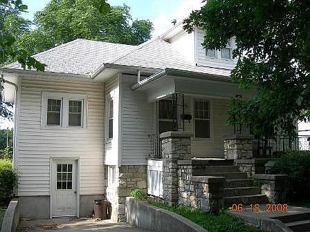 2nd image of 1215 Bryan St