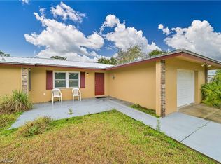 4002 Rainbow Cir, Labelle, FL 33935