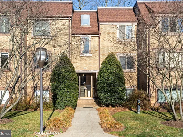 1659 Parkcrest Cir, Reston, VA 20190
