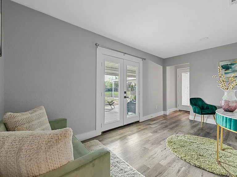 303 Riva Rdg — Photo 25