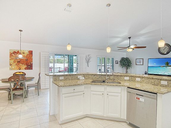 4th image of 5933 NW Baynard Drive