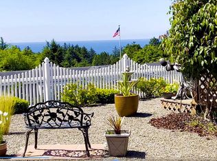 658 NE 55th St, Newport, OR 97365