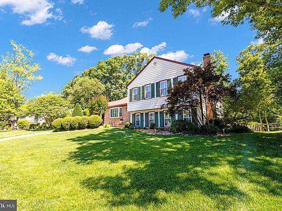 4th image of 2714 Deepford Dr