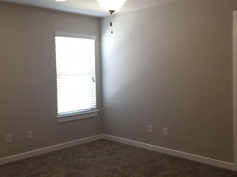 1057 W Sierra Vista Ct — Photo 4