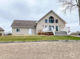 157 Prairie Quay Dr, Castlewood, SD 57248