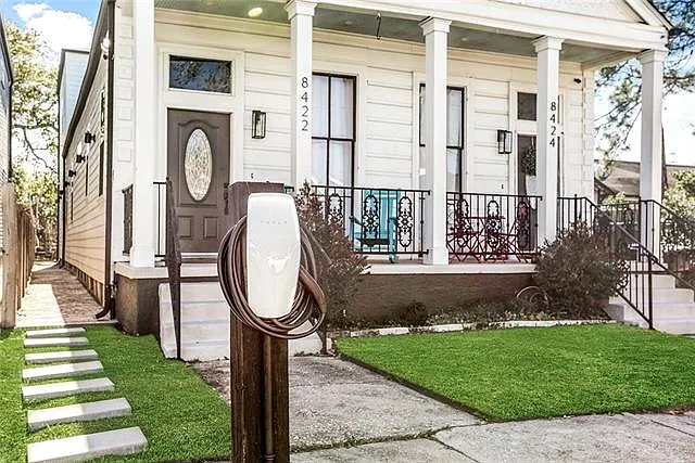 1 bed, 1.5 bath, 1000 sqft, $2,200 — Photo 2