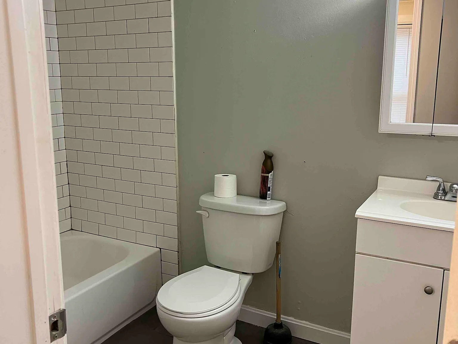 5987 Memorial Dr — Photo 2