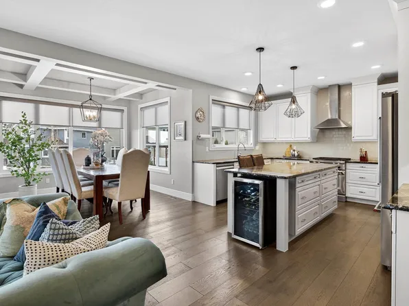 9036 24th Ave SW, Edmonton, AB T6X 2C4