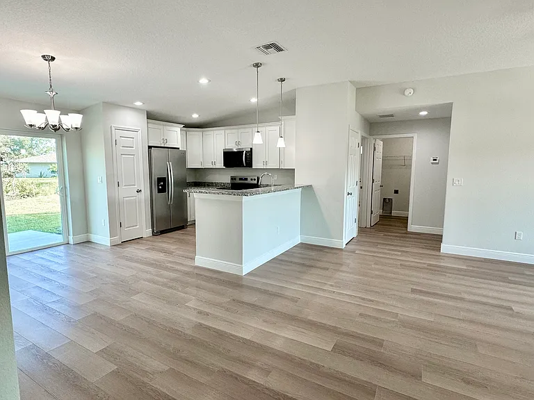 605 Abarth Ave — Photo 4