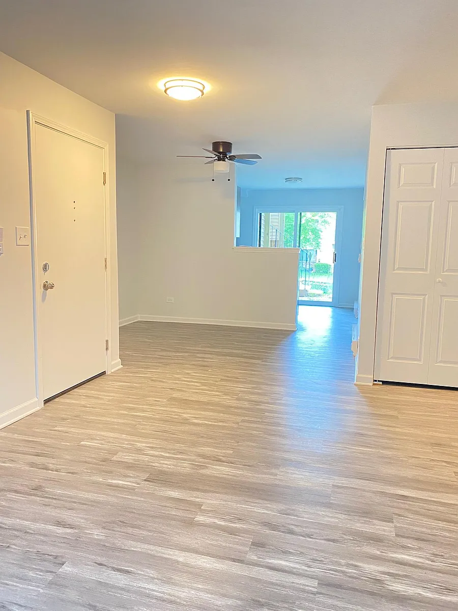 Building Photo - 170 Waters Edge Dr #102