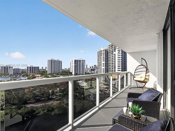 5th image of 20505 E Country Club Dr APT 1739