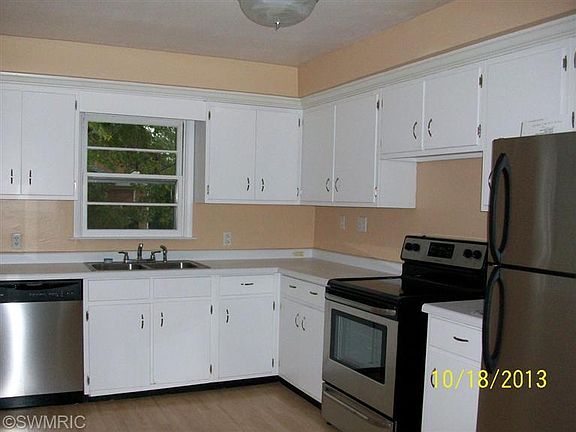 5th image of 14992 Lakeshore Dr
