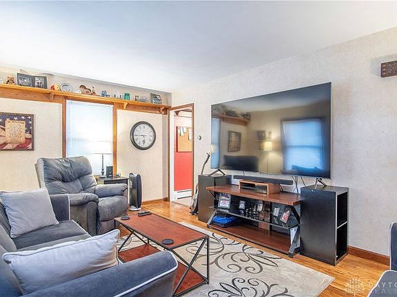 4th image of 406 Belmont St