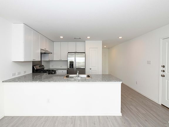 5th image of 1059 Finesse Ln