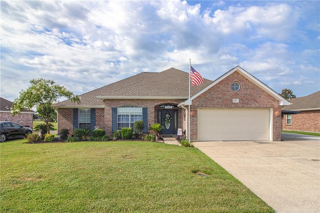 2341 Country Club Dr