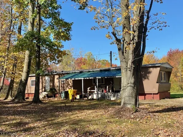 6201 Hatches Corners Rd, Conneaut, OH 44030