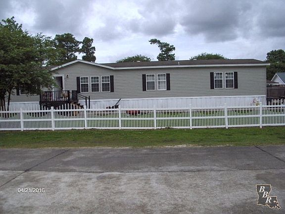 3rd image of 221 Melanie Ln