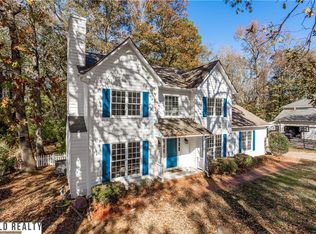 2401 Meadowglen Trl, Snellville, GA 30078