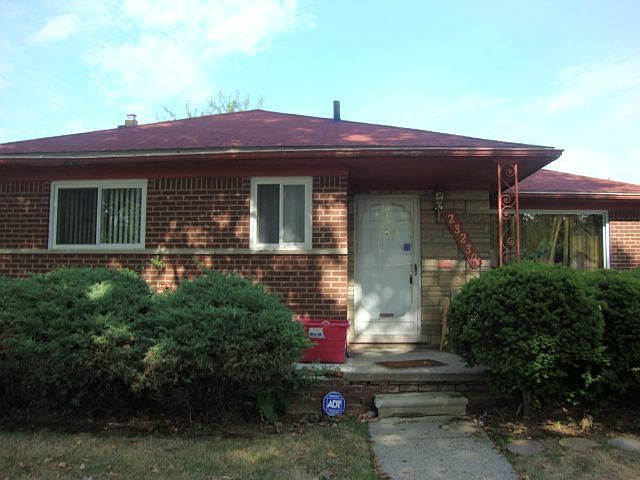 2nd image of 23230 Harding Ave