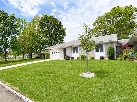 3rd image of 621A Deal Rd