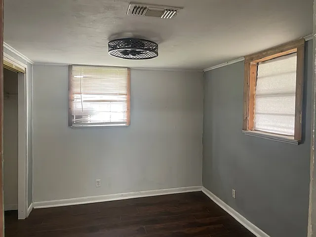 317 Center St — Photo 4