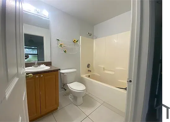 4905 Golfview Blvd — Photo 2