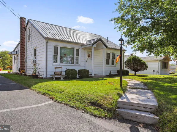 1162 Saint Thomas Williamson Rd #R, Saint Thomas, PA 17252